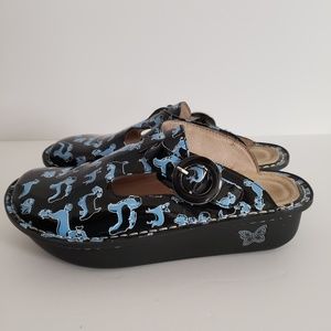 Alegria Clogs Pattent Leather Dog Print Size 6, 6.